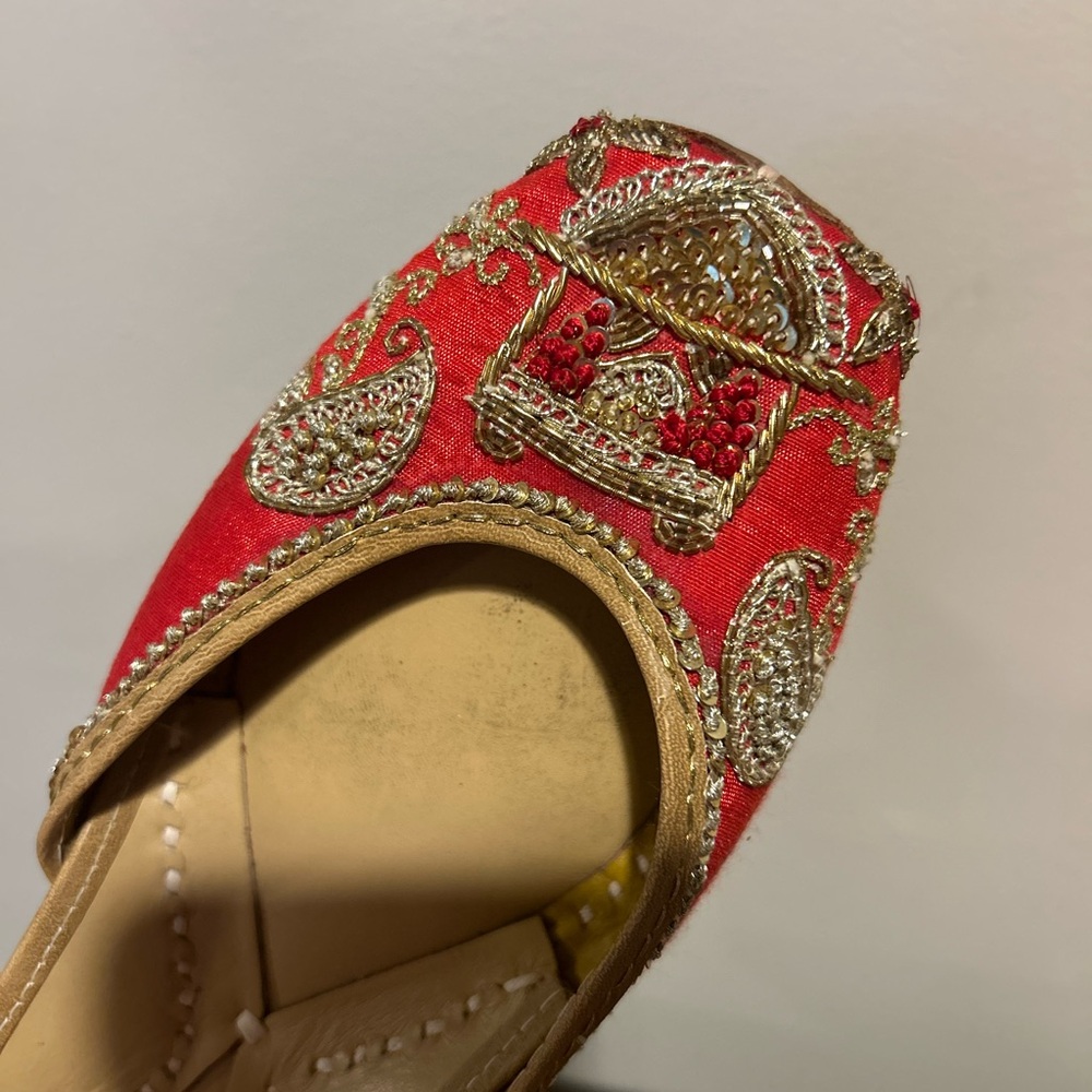Chic Red Embroidered Women's Flats